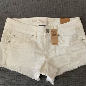 American Eagle White Jean Shorts Size 6*NEW*